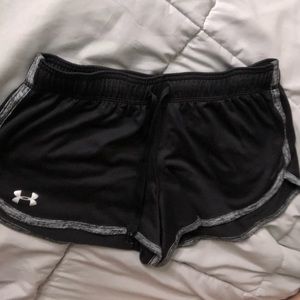Underarmour black workout shorts